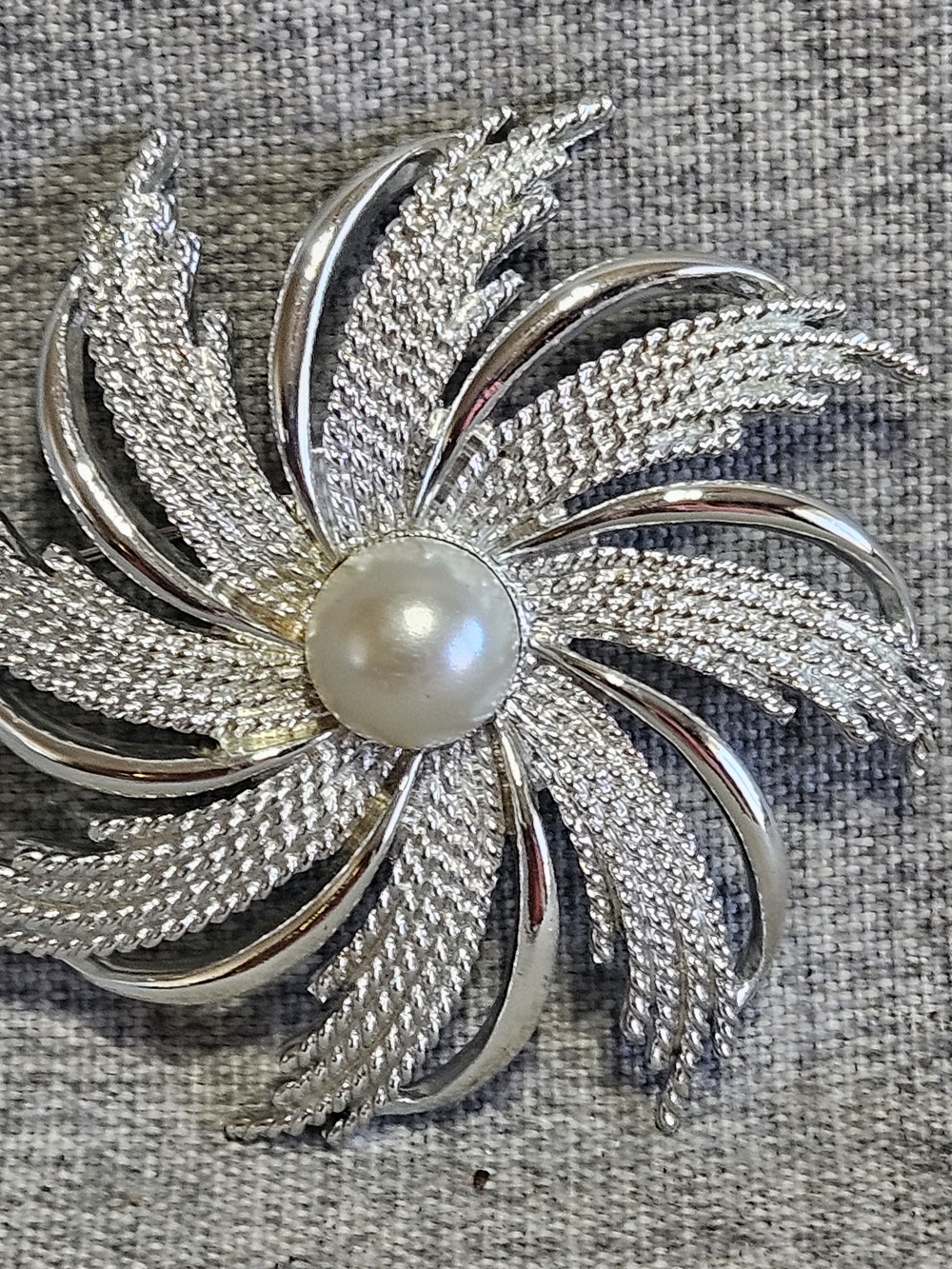 Sarah Coventry Silver Pearl Center Swirl Brooch - Women's Jewelry